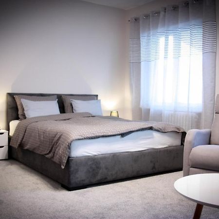 Blue Crystal Appartement Subotica Buitenkant foto